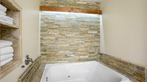 Best Western Plus Arroyo Roble Hotel & Creekside Villas