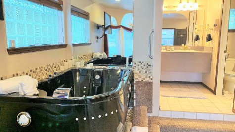 Breakers Boutique Inn