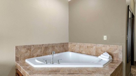 Comfort Inn & Suites Fort Worth – Fossil Creek