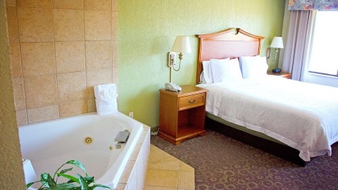 Hampton Inn & Suites College Station / US 6-East Bypass