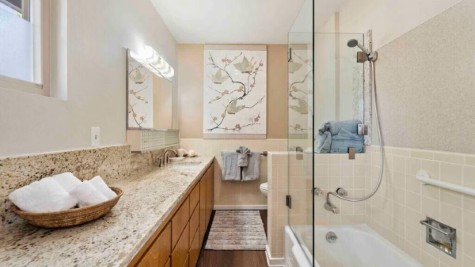 Hilltop Uptown Sedona home w/ Views & Hot Tub