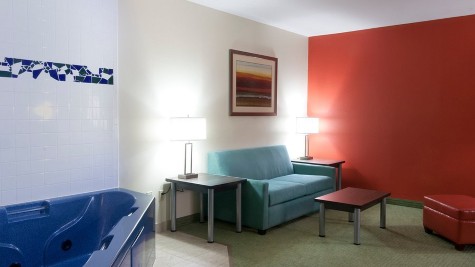 Holiday Inn Express & Suites Brownsville, an IHG Hotel