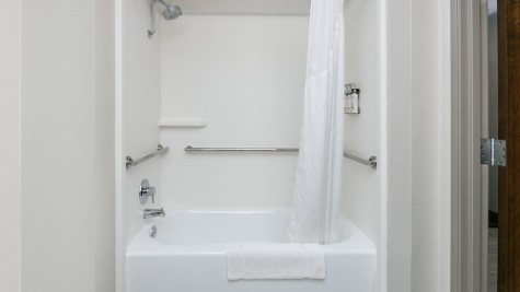 Holiday Inn Express & Suites Dallas Park Central Northeast By IHG