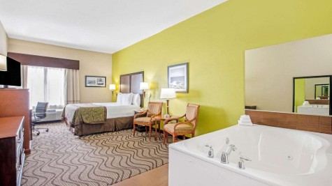 La Quinta Inn & Suites by Wyndham Corpus Christi Airport