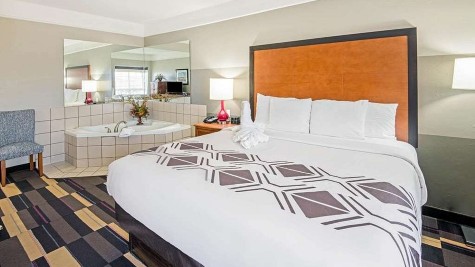 La Quinta Inn & Suites by Wyndham Oklahoma City – Moore