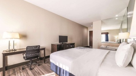 La Quinta Inn & Suites by Wyndham Tulsa – Catoosa Route 66