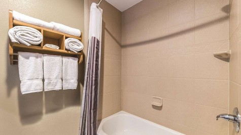 La Quinta Inn & Suites by Wyndham – Tulsa – Catoosa Route 66