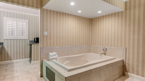 Quality Inn & Suites Maingate