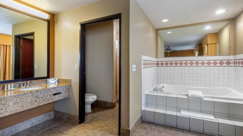 Quality Suites Addison-Dallas