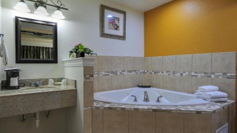 Romantic Inn & Suites