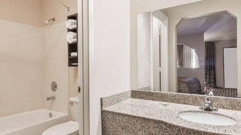 Scottish Inn & Suites Reliant Park/Six Flags