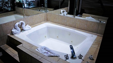 Scottish Inn & Suites