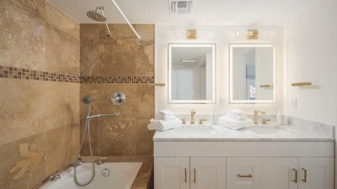 Scottsdale Lux Home – Jetted Tub, Yard