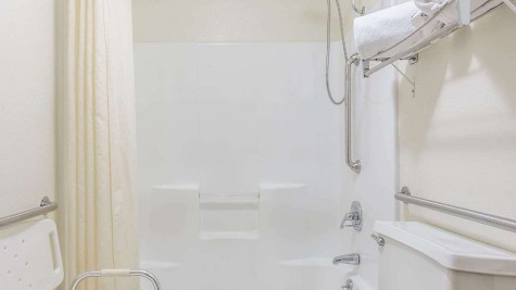 Super 8 by Wyndham Clovis