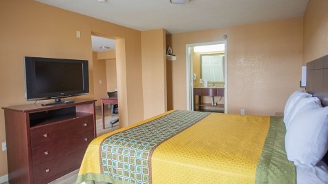 The Crossroads Hotel & Suites