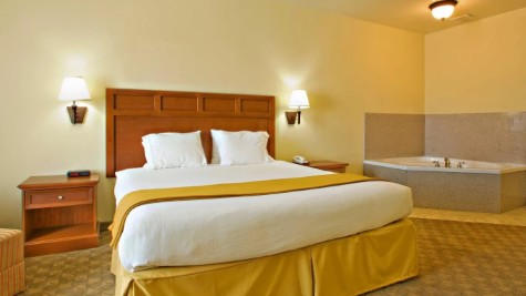 Holiday Inn Express & Suites Levelland, an IHG hotel
