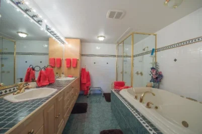 Alaska House of Jade Bed and Breakfast