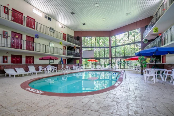 Eureka Springs atrium pool hotel