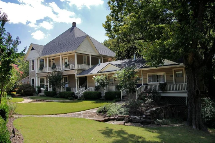 Heartstone Inn and Cottages