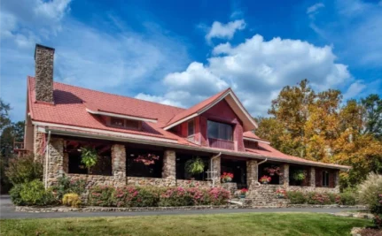 Hilltop Manor Bed & Breakfast