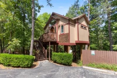 The Grand Treehouse Resort