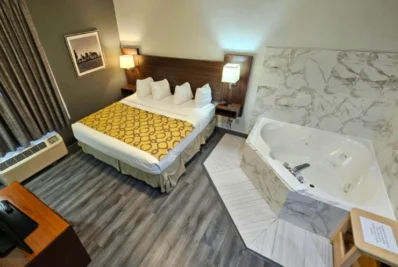 baymont-by-wyndham-chicago-calumet-city-main-hero