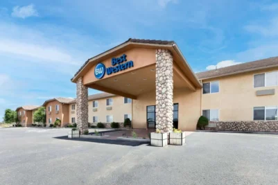 best-western-snowflake-inn-building-front