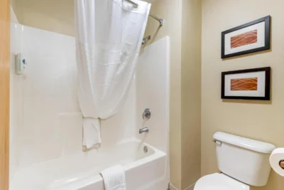 comfort-inn-suites-e-moline-quad-cities-main-hero