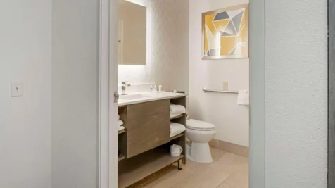comfort-suites-elgin-main-hero
