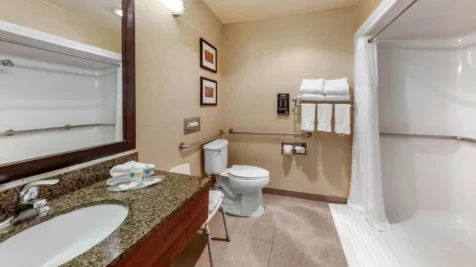 comfort-suites-near-six-flags-magic-mountain-main-hero