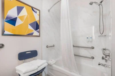 comfort-suites-north-main-hero