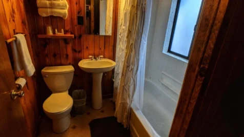 foot-of-the-mountain-motel-main-hero