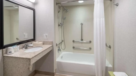 hampton-inn-suites-chicago-north-shoreskokie-main-hero