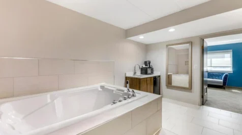 holiday-inn-express-chicago-downers-grove-by-ihg-main-hero