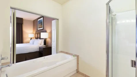 holiday-inn-express-show-low-an-ihg-hotel-main-hero