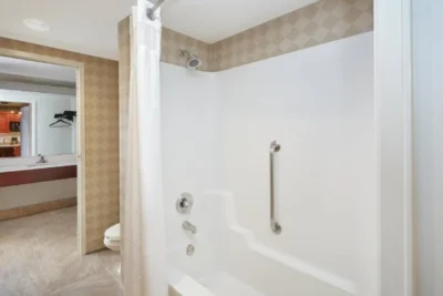 holiday-inn-suites-chicago-carol-stream-wheaton-by-ihg-main-hero