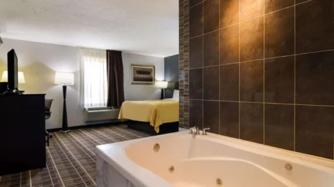 quality-inn-aurora-naperville-area-main-hero