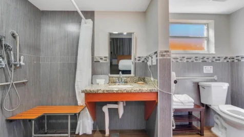 quality-inn-suites-airport-cruise-port-hollywood-main-hero