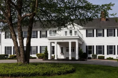 the-litchfield-inn-building-front