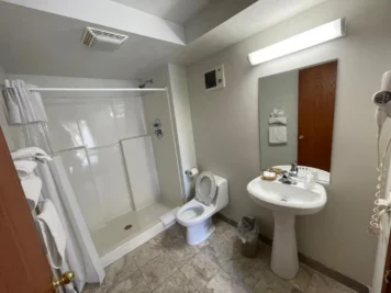 vibe-inn-whirlpool-suites-main-hero