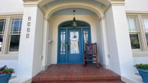 avenue-o-bed-and-breakfast