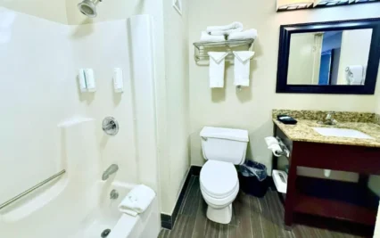 clarion-inn-suites-evansville-eastland-area-main-hero