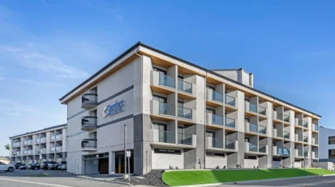 comfort-inn-suites-irvine-spectrum-main-hero