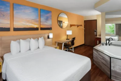 days-inn-by-wyndham-rockford-i-90-casino-district-main-hero