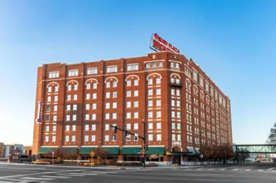 drury-plaza-hotel-broadview-wichita-building-front