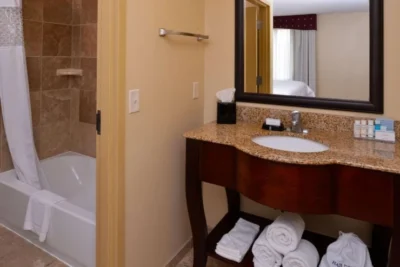 hampton-inn-lincoln-main-hero