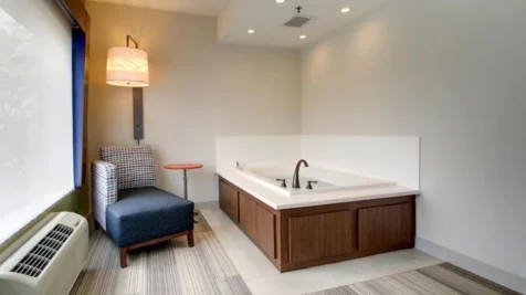 holiday-inn-express-suites-aurora-naperville-by-ihg-main-hero