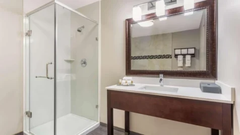 la-quinta-inn-suites-by-wyndham-rockford-main-hero