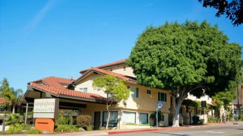 lamplighter-inn-suites-main-hero