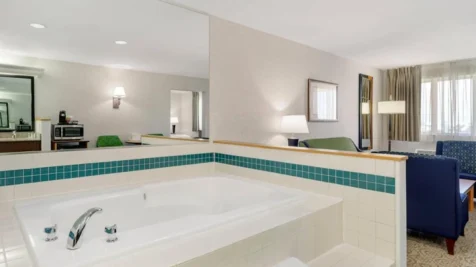 quality-inn-and-suites-denver-airport-gateway-park-main-hero
